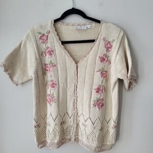 Floral Embroidered Women's Short Sleeve Knit Sweater - Cream and Pink